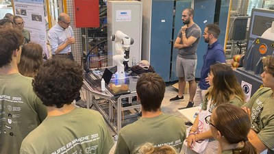 “Fisica in Azione” in visita ai laboratori del nostro Dipartimento